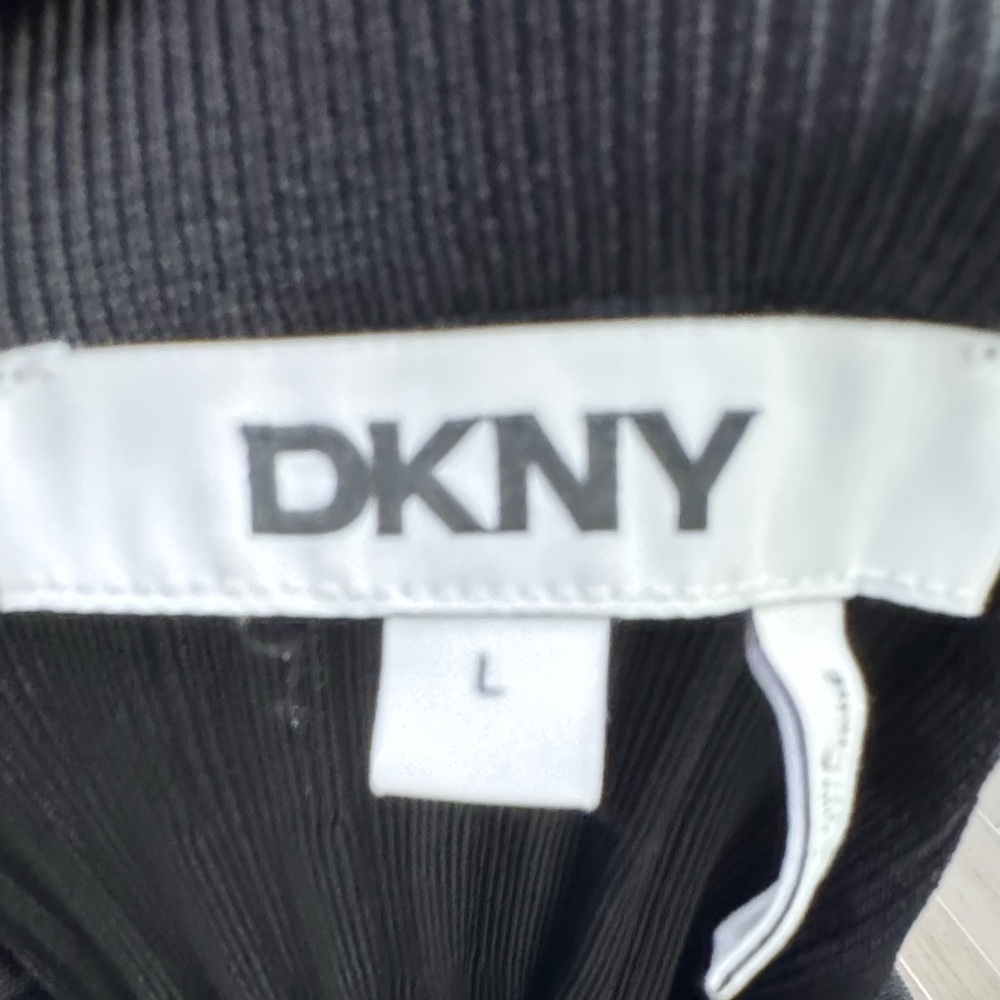 DKNY Pleated Ribbed Knit Black Skirt Size Large NWT - Picture 4 of 5